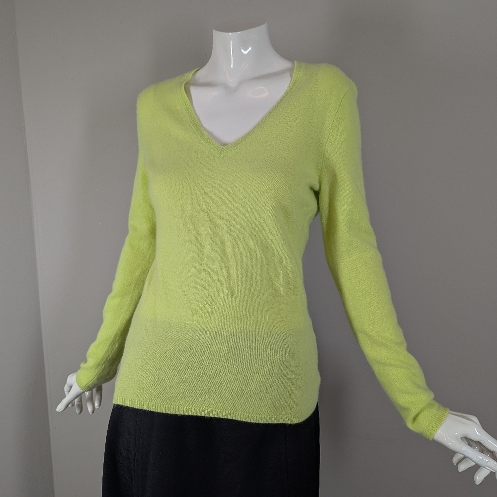 Lord & Taylor Cashmere V-Neck Sweater | Lime Green M